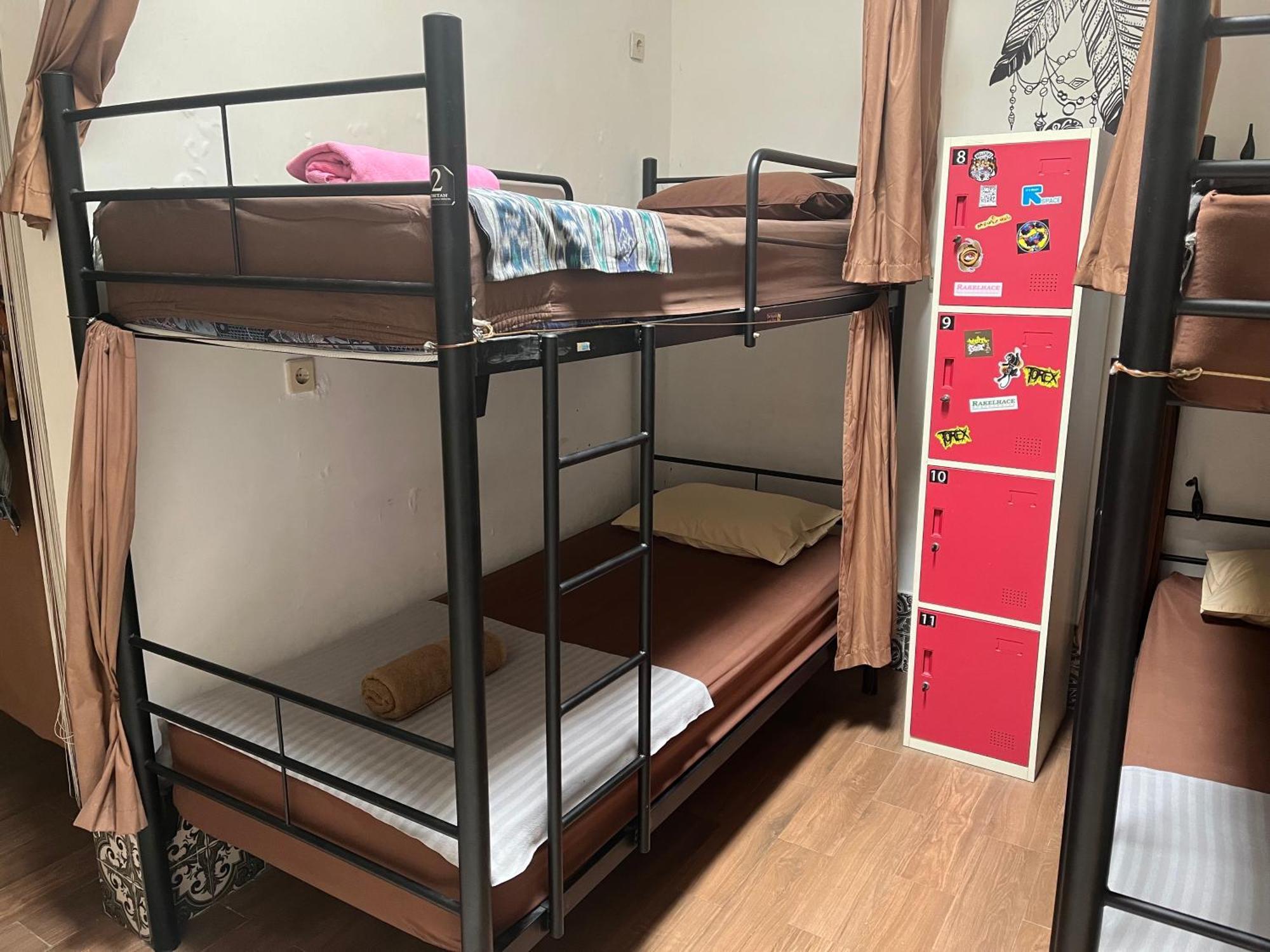Wood Stone Hostel Γιογκιακάρτα Εξωτερικό φωτογραφία