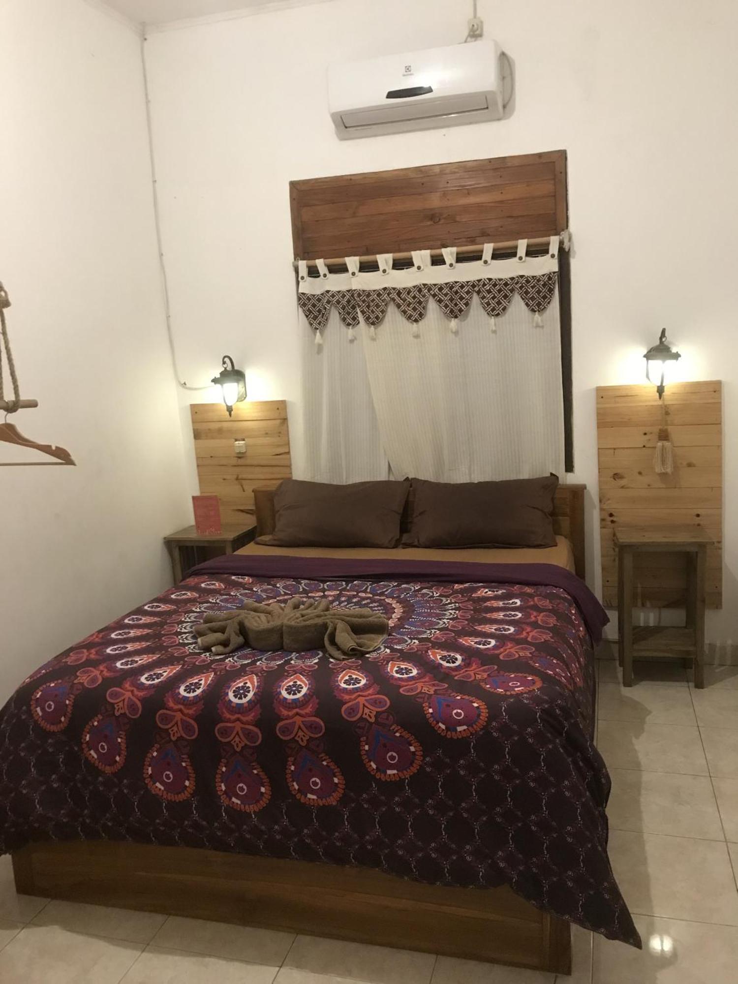 Wood Stone Hostel Γιογκιακάρτα Εξωτερικό φωτογραφία