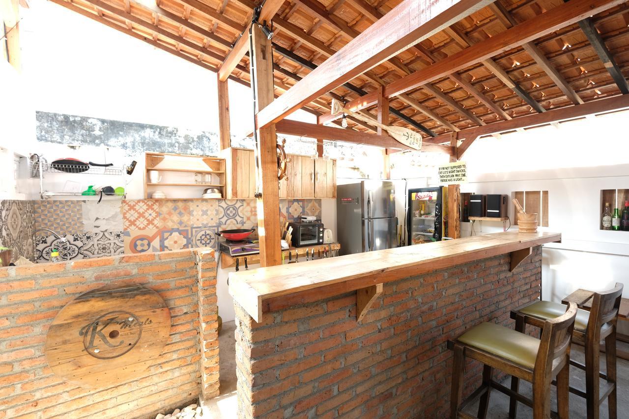 Wood Stone Hostel Γιογκιακάρτα Εξωτερικό φωτογραφία
