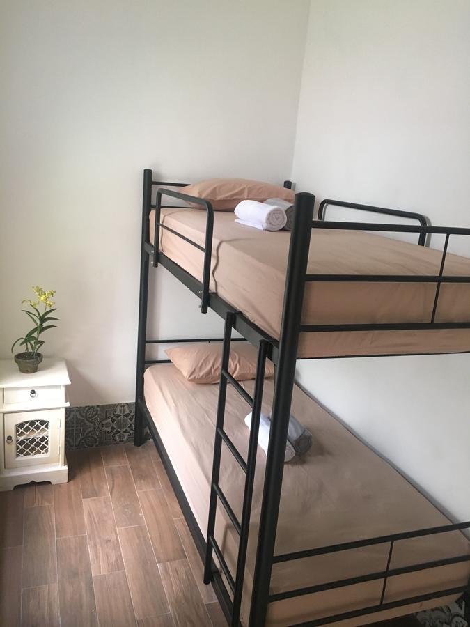 Wood Stone Hostel Γιογκιακάρτα Εξωτερικό φωτογραφία
