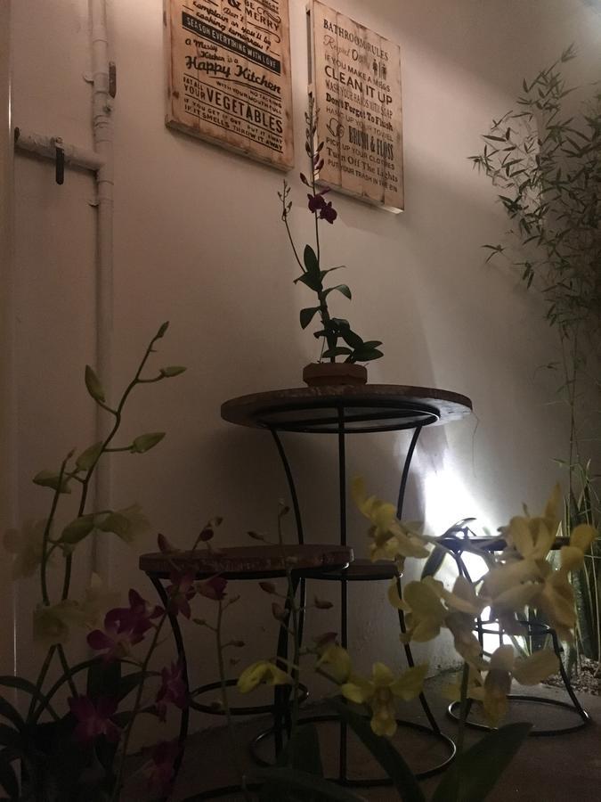 Wood Stone Hostel Γιογκιακάρτα Εξωτερικό φωτογραφία