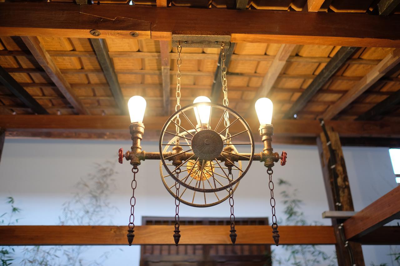 Wood Stone Hostel Γιογκιακάρτα Εξωτερικό φωτογραφία